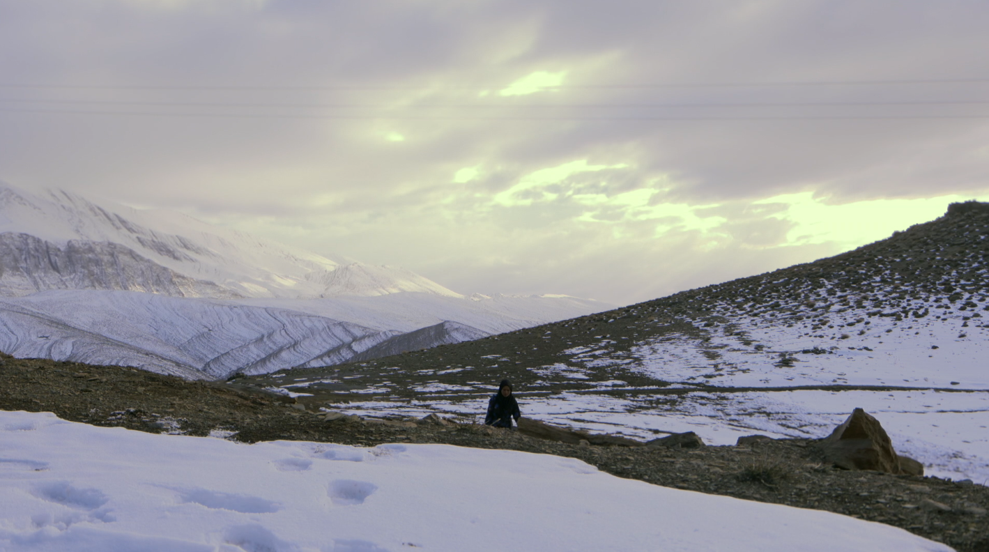 Mina, sur le chemin de l’école. Crédit photo : ONU Femmes 