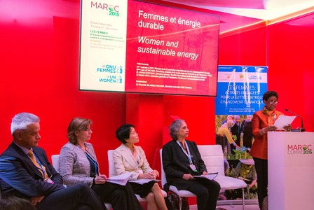 Panel 1: Femmes et énergie durable. De g. à d.: M. Ahmed Baroudi;  Mme Isabella Lövin; Dr Naoko Ishii ; Mme Ligia Norohna et Mme Phumzile Mlambo-Ngcuka. Photo: ONU Femmes/Kimja Vanderheyden