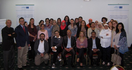 Participants et participantes à la session de formation sur la programmation et la planification stratégique selon la Gestion Axée sur les Résultats sensible au genre, 22 avril 2016 à Hammamet. Photo : ONU Femmes